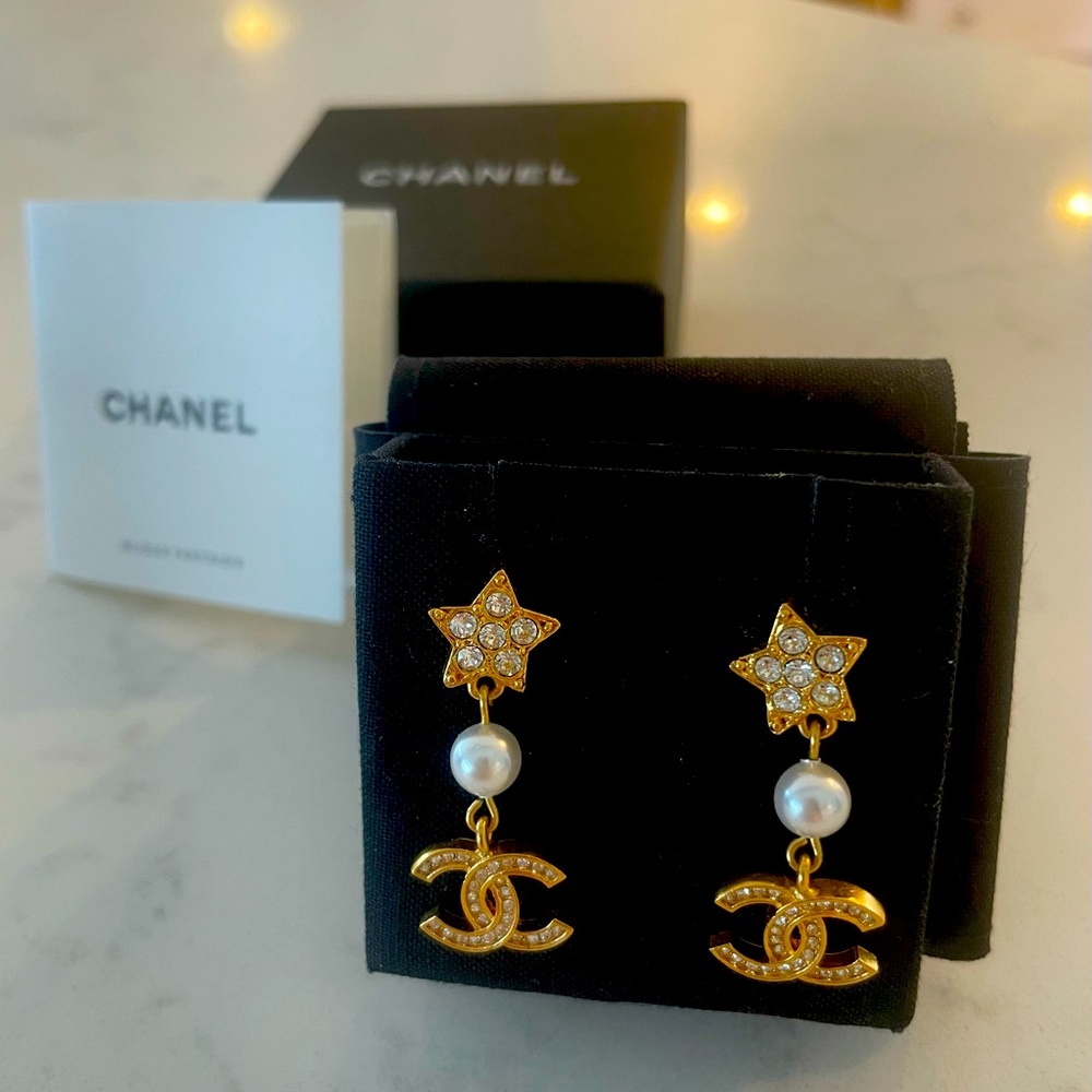 CHANEL Star Earrings Gold with Pearl